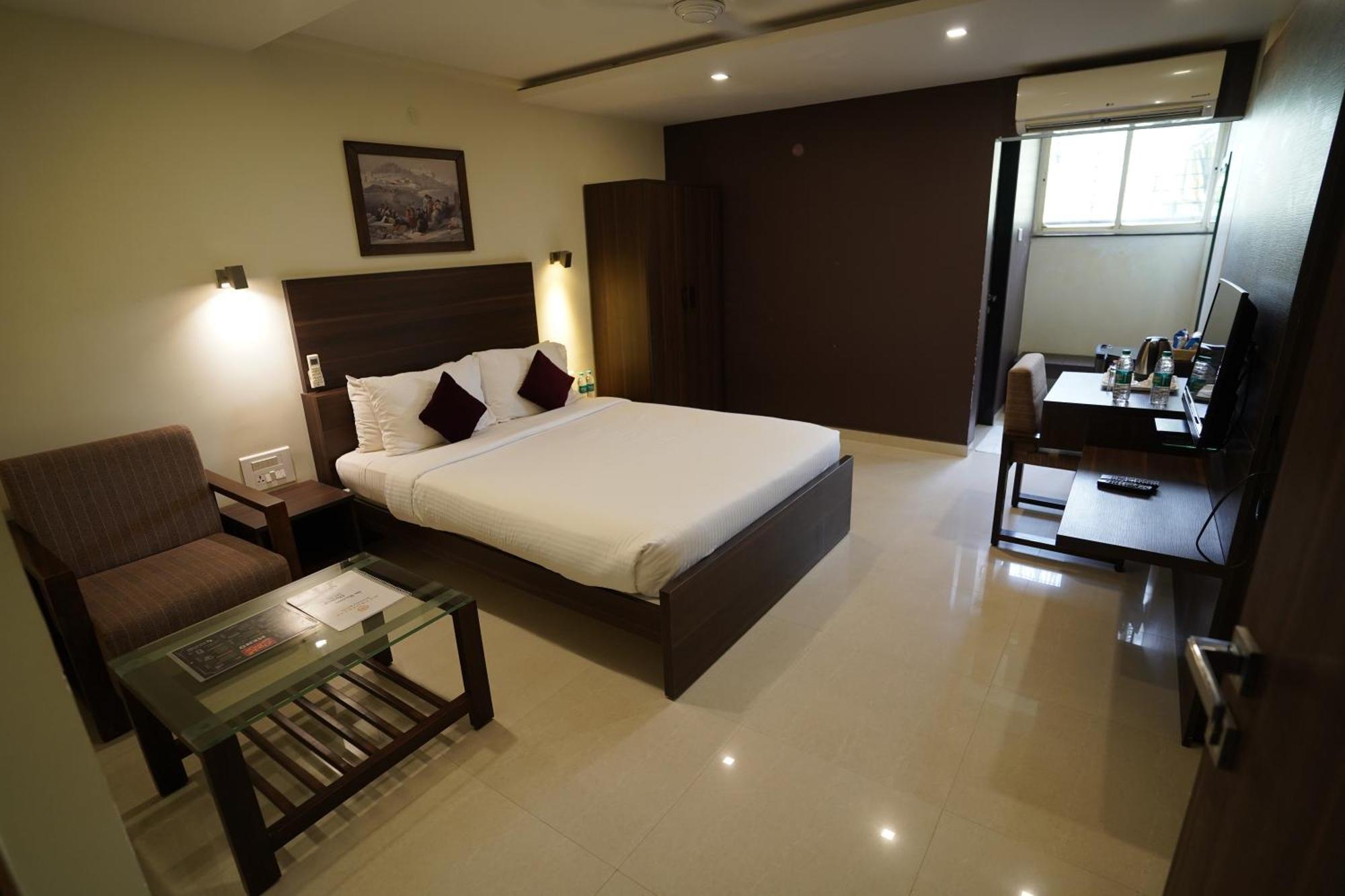 Hotel Metropolis Hubli Exterior foto
